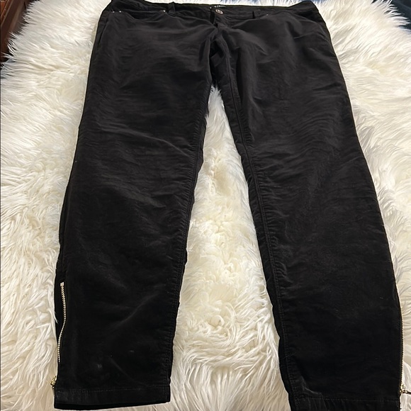 NWOT WHBM Women’s Black Velvet Jeans with Zipper Detail at Ankle Size 10 Regular - Picture 6 of 9